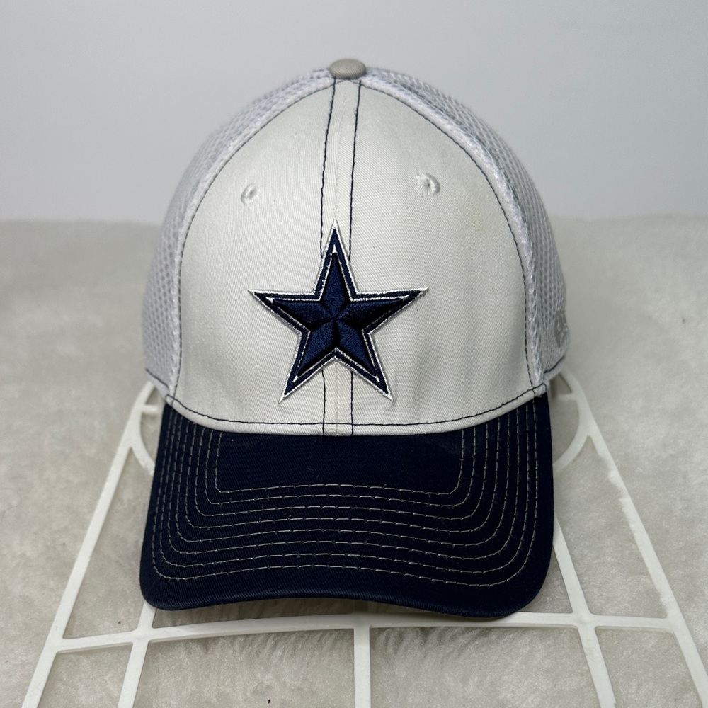 Dallas Cowboy NFL White/Blue New Era 39THIRTY Fitted Hat